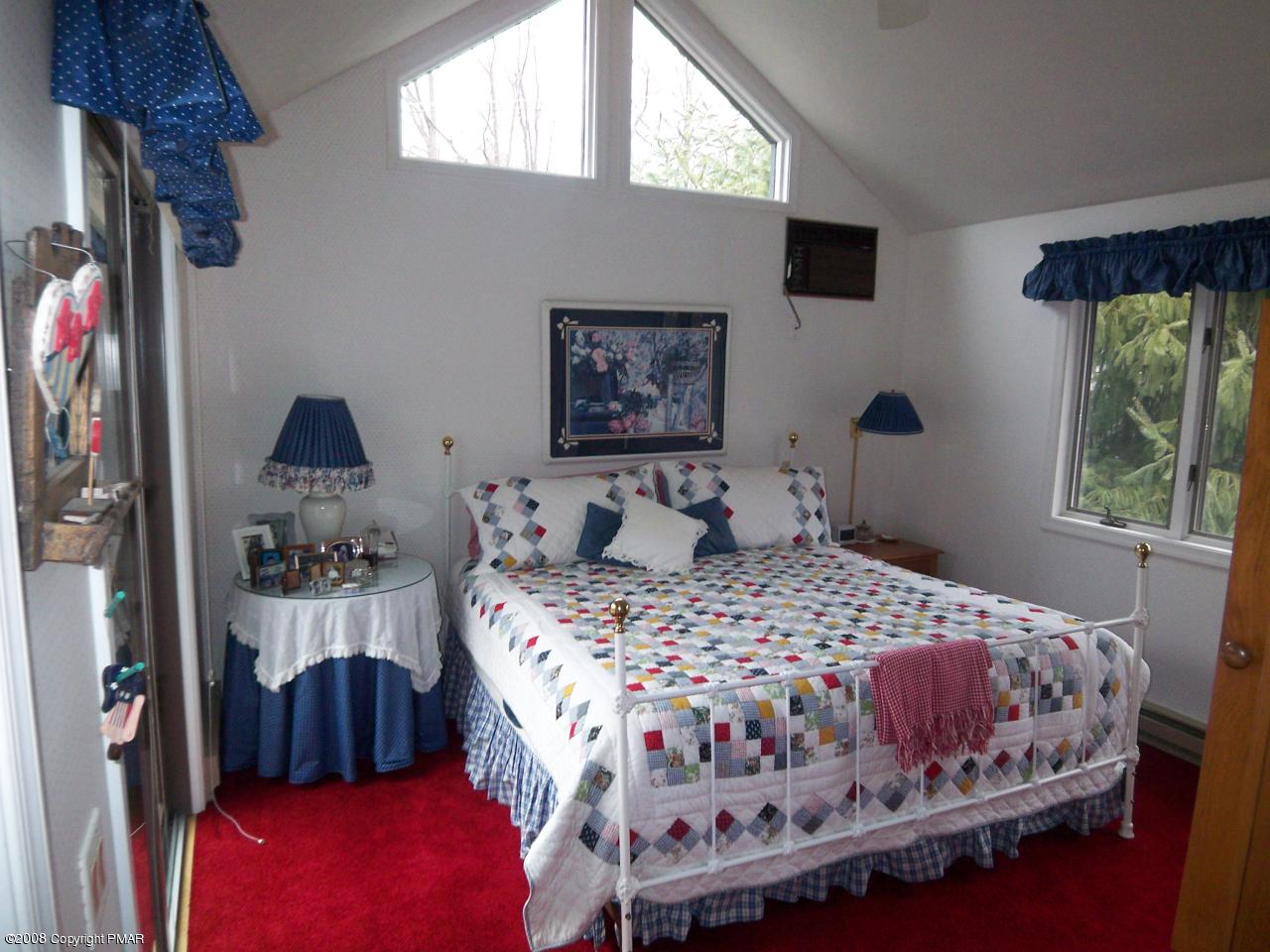 14 Evergreen Road Pocono Pines, PA 18350 - Photo 5 of 24 MASTER BEDROOM