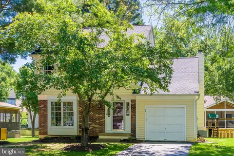 $715,000 | 24 Newland Court, Sterling, VA 20165