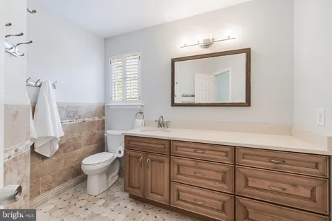 $715,000 | 24 Newland Court, Sterling, VA 20165
