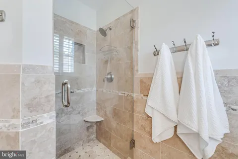 $715,000 | 24 Newland Court, Sterling, VA 20165
