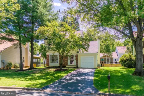 $715,000 | 24 Newland Court, Sterling, VA 20165