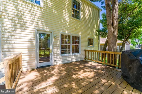 $715,000 | 24 Newland Court, Sterling, VA 20165