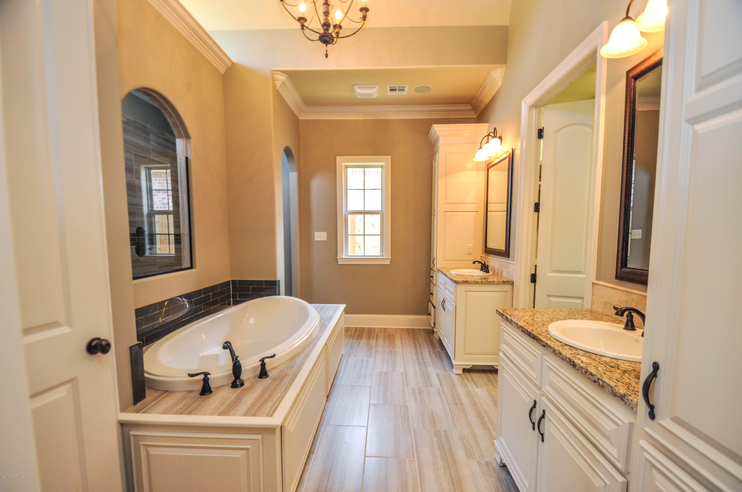 401 Habitat Ridge Broussard, LA 70518 - Photo 12 of 28 Master Bathroom