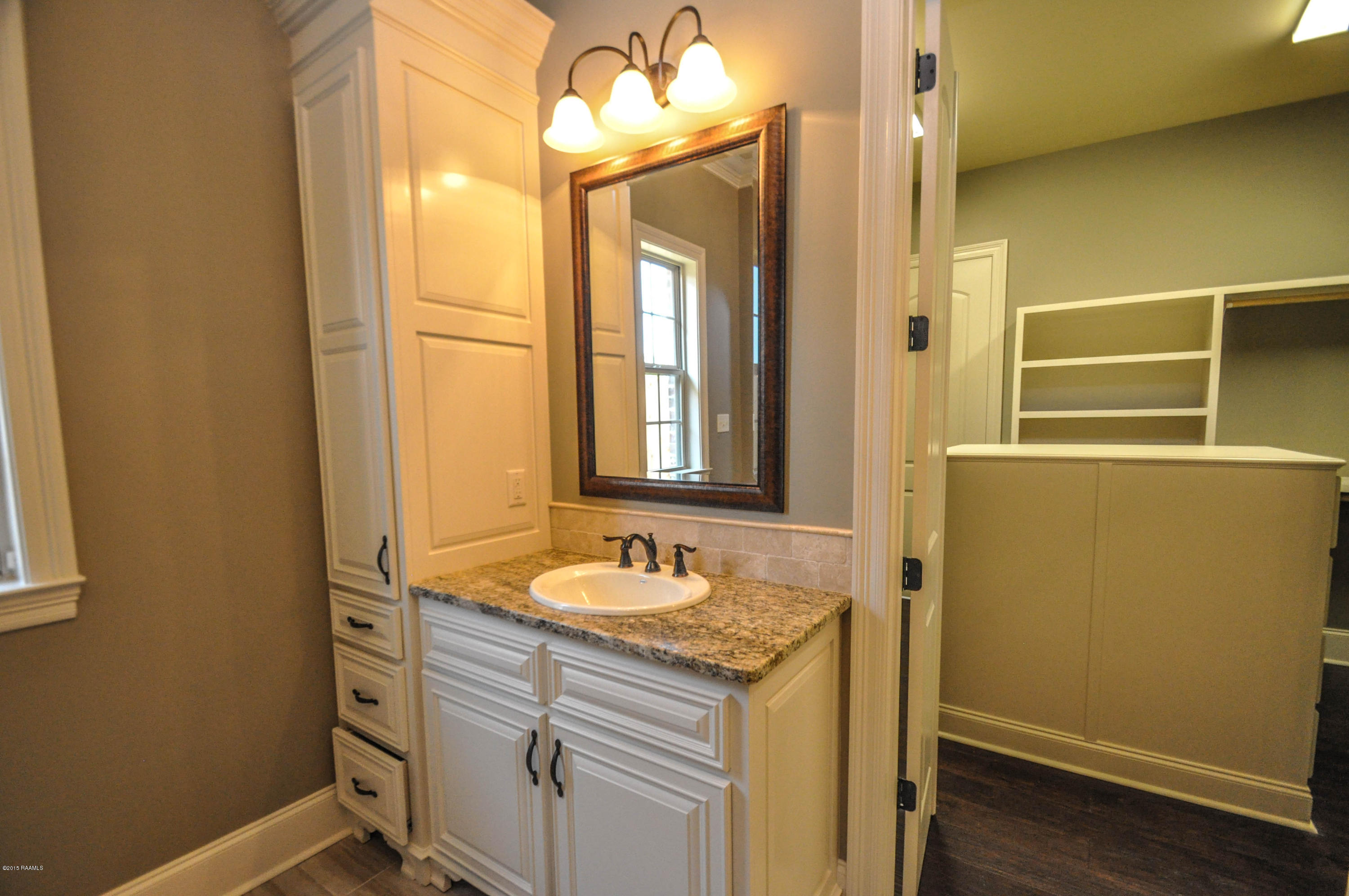 401 Habitat Ridge Broussard, LA 70518 - Photo 14 of 28 Master Bathroom