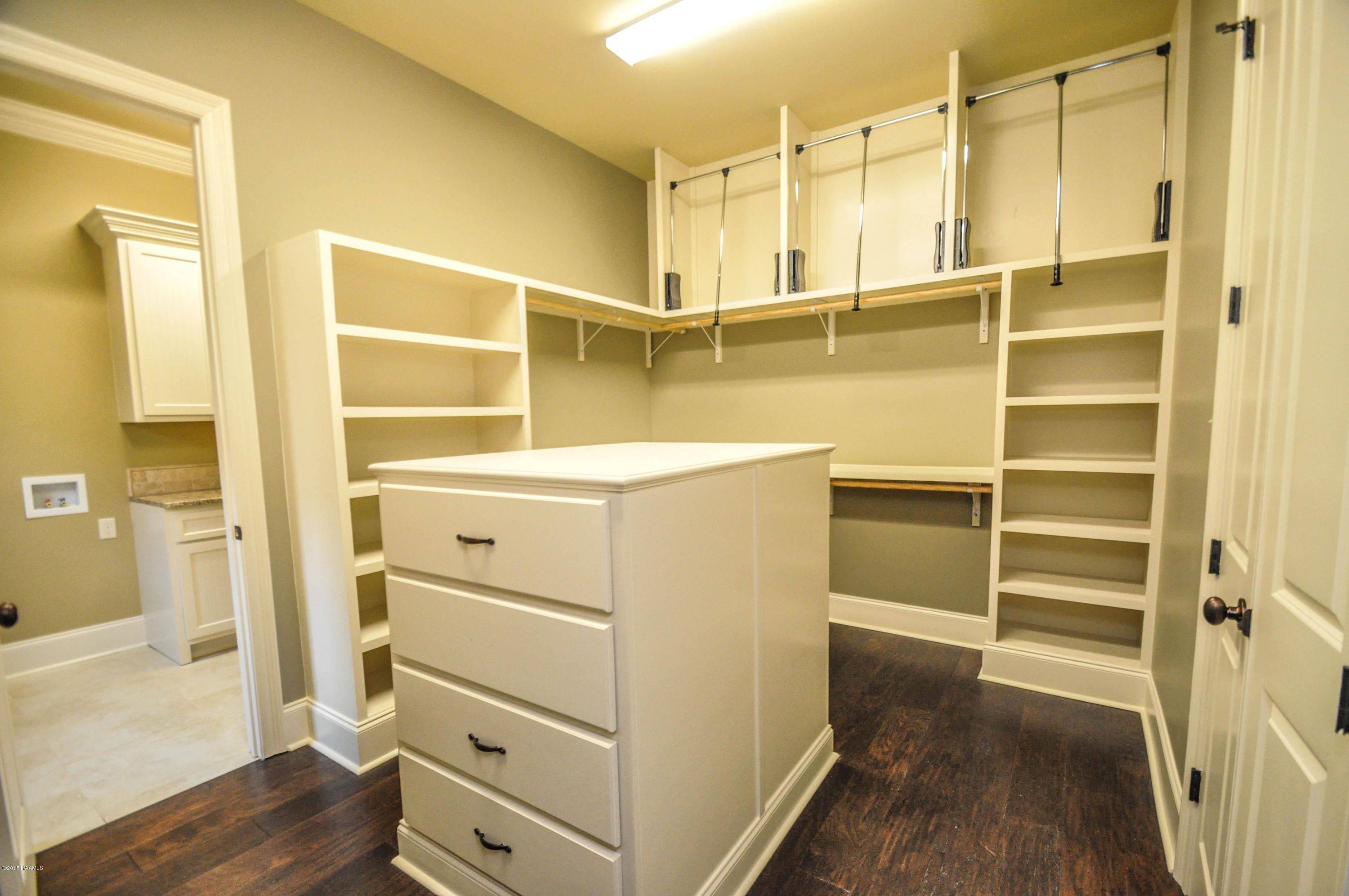 401 Habitat Ridge Broussard, LA 70518 - Photo 16 of 28 Walk-In Closet