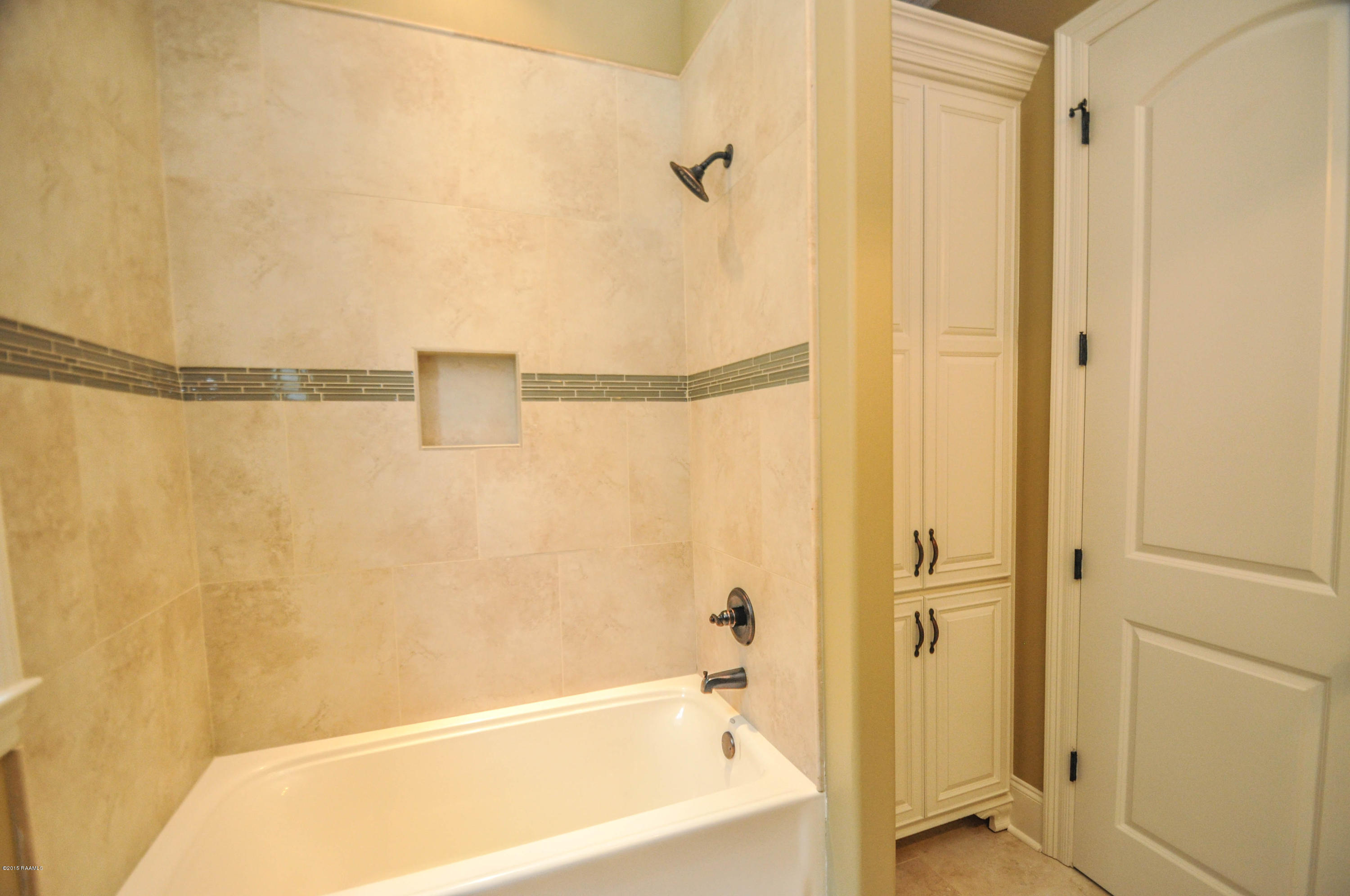 401 Habitat Ridge Broussard, LA 70518 - Photo 20 of 28 Bathroom