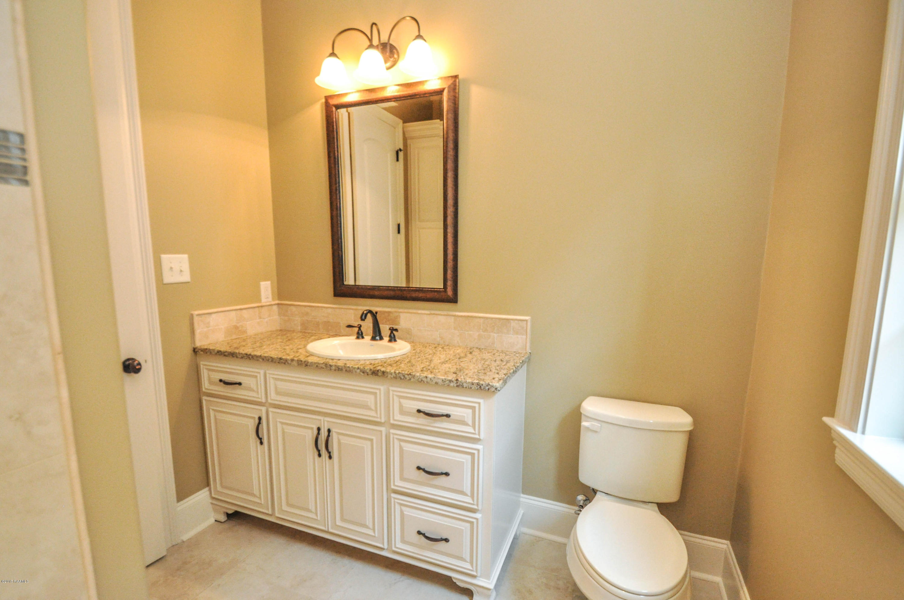 401 Habitat Ridge Broussard, LA 70518 - Photo 21 of 28 Bathroom