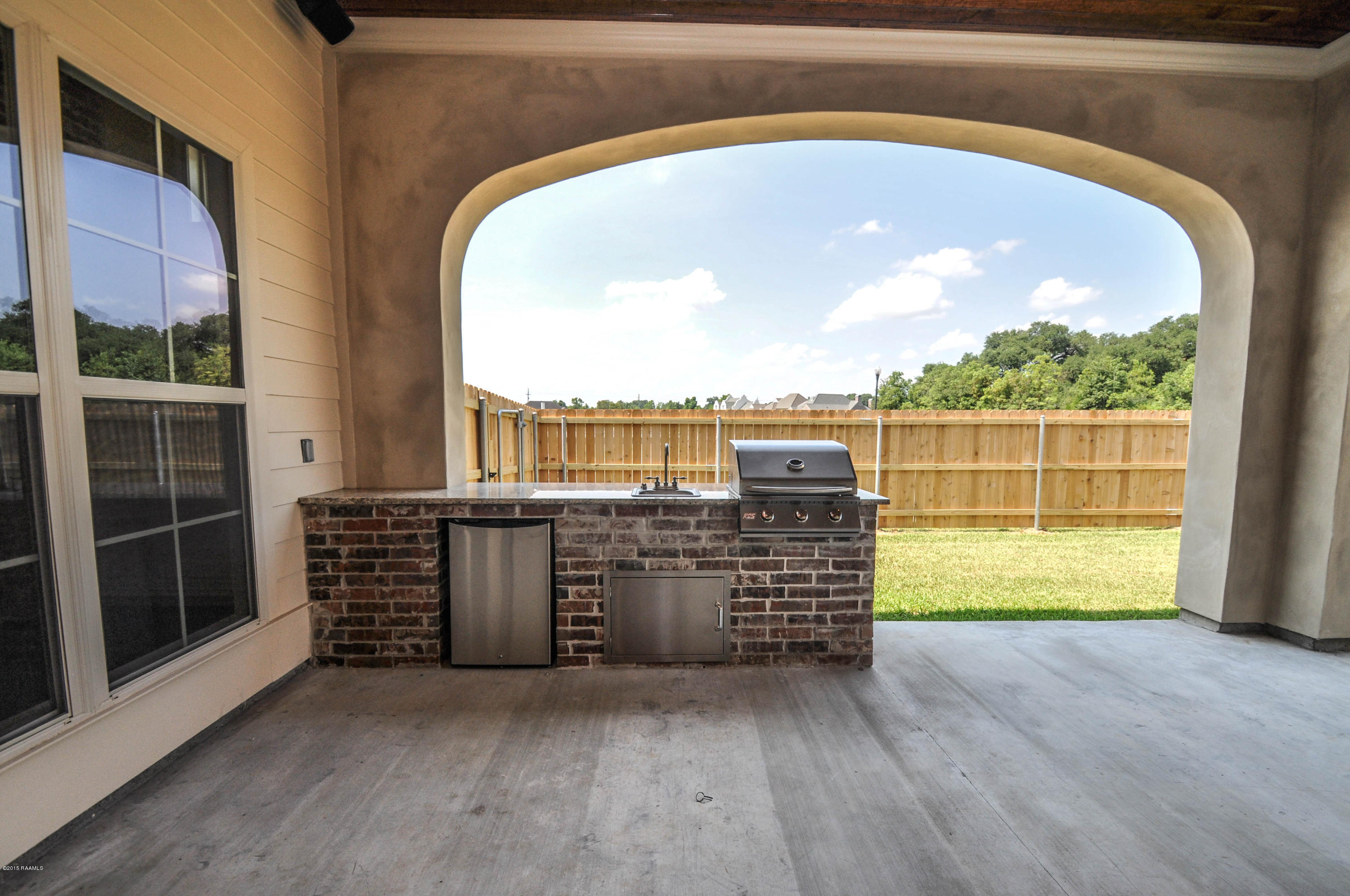 401 Habitat Ridge Broussard, LA 70518 - Photo 27 of 28 Outdoor Kitchen