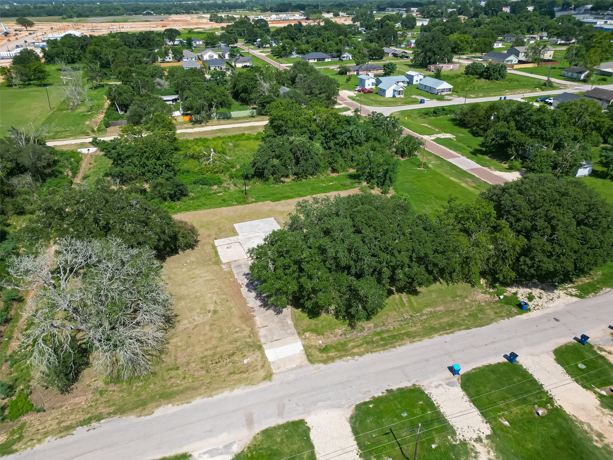 210 5th Street Hempstead, TX 77445 - Photo 15 of 36 a view of a garden with a lake view
