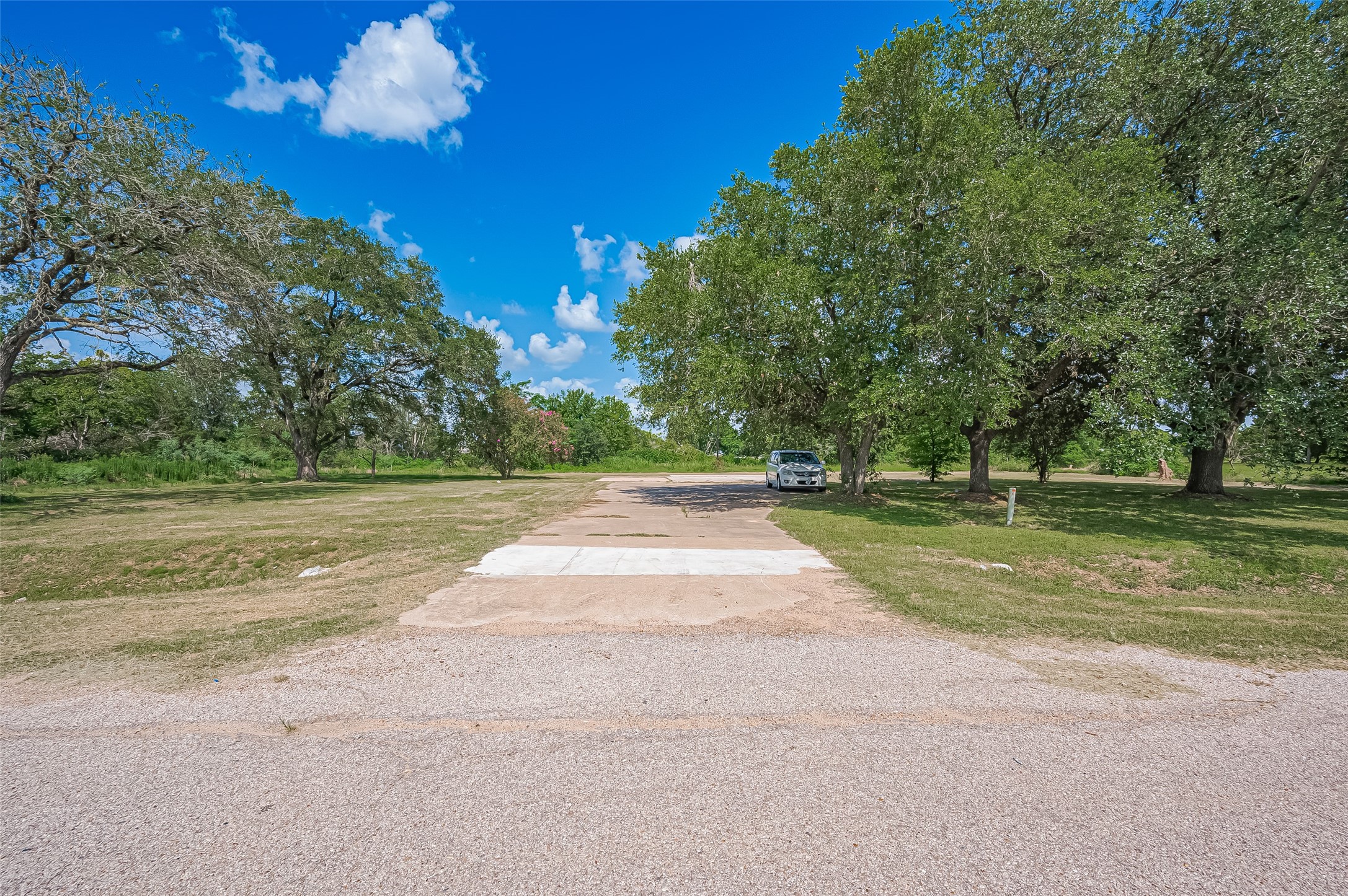 210 5th Street Hempstead, TX 77445 - Photo 3 of 36 a view of patio yard