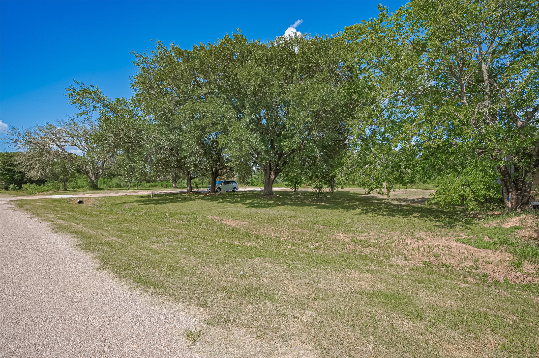 210 5th Street Hempstead, TX 77445 - Photo 4 of 36 a view of outdoor space with deck