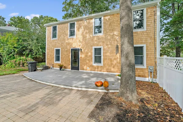 $4,500 | 8 Winthrop Avenue, Duxbury, MA 02332