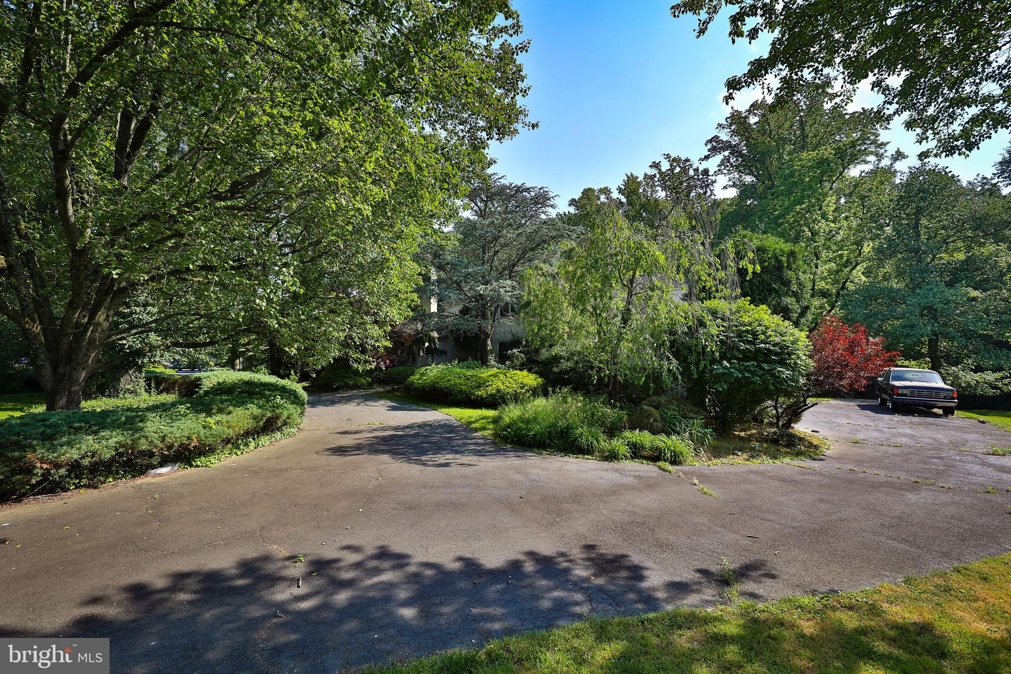 914 Morgan Road Rydal, PA 19046 - Photo 36 of 57 Easy entry and egress
