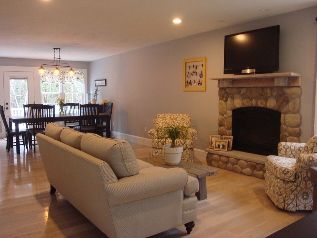 30 East Howland Road Freetown, MA 02717 - Photo 7 of 28 Gallery Image 7
