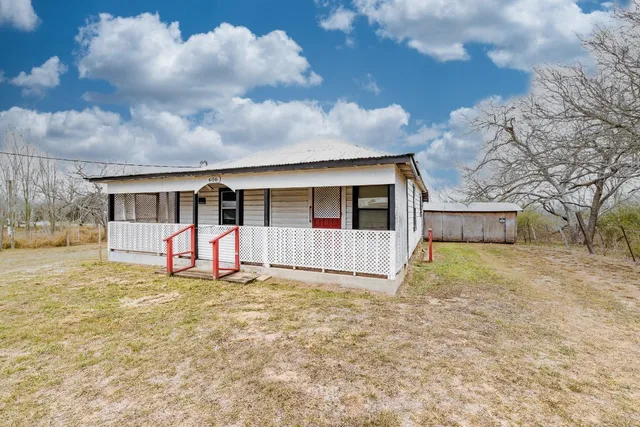 $90,000 | 406 Carpenter Street, Smiley, TX 78159
