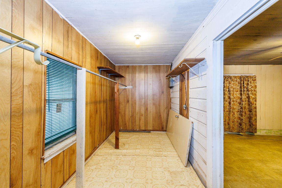 406 Carpenter Street Smiley, TX 78159 - Photo 15 of 17 Walk in closet with light flooring