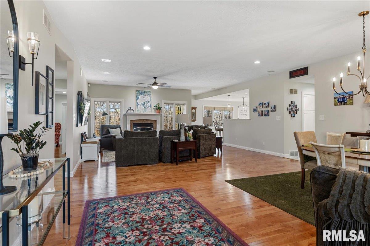 28360 Quarton Road Palmyra, IL 62674 - Photo 5 of 56