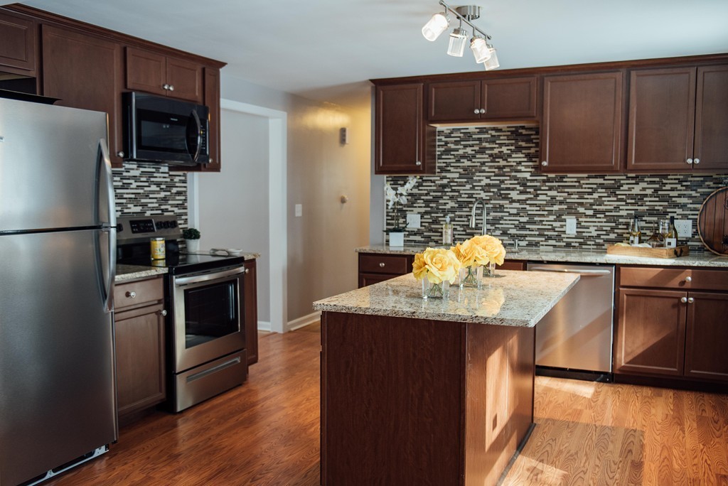 19 Harriman Road Hudson, MA 01749 - Photo 3 of 14 Gallery Image 3