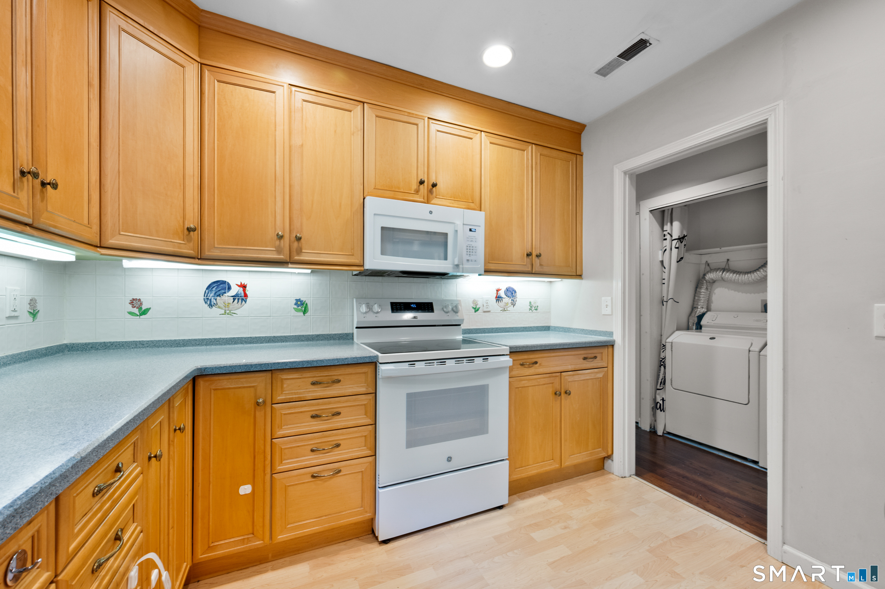 3 Valley View Road, Unit 39 Norwalk, CT 06851 - Photo 6 of 13 Gallery Image 6