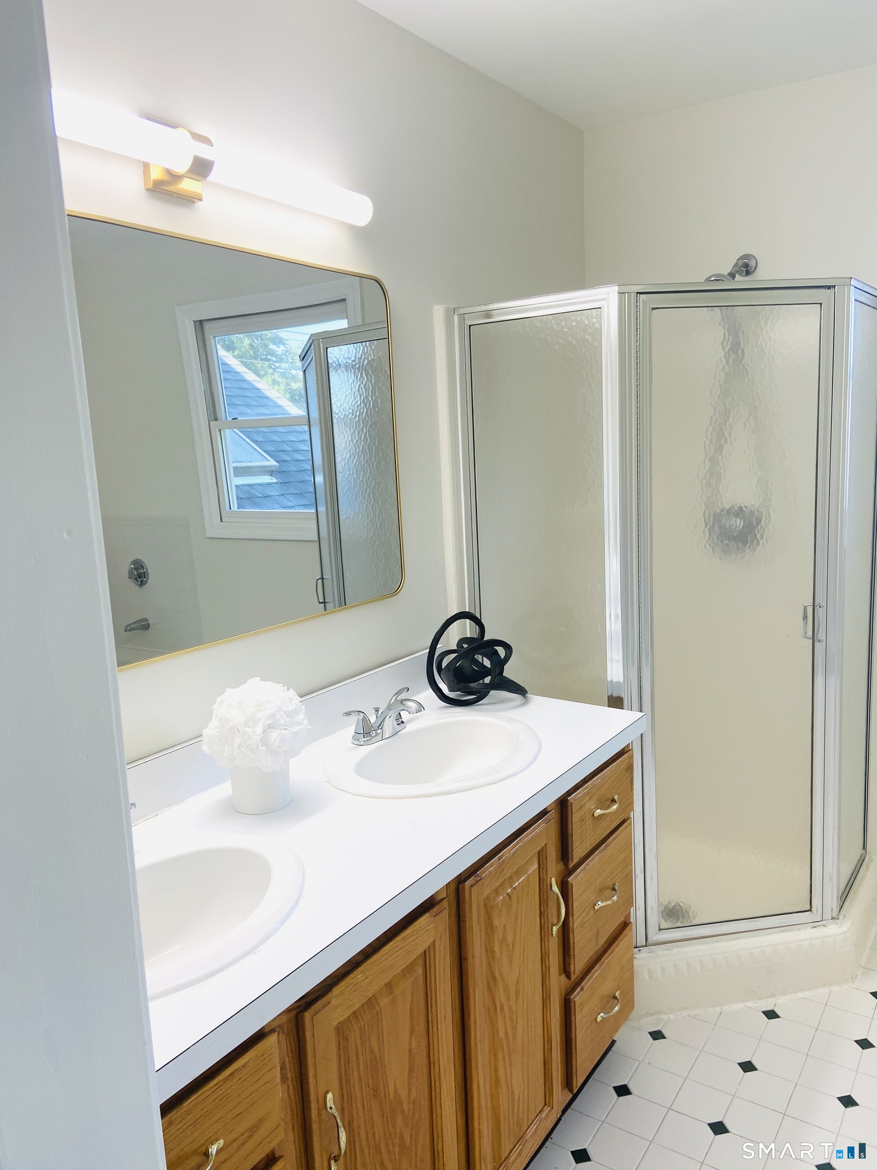 175 Meadows End Road Milford, CT 06460 - Photo 20 of 39 Gallery Image 20