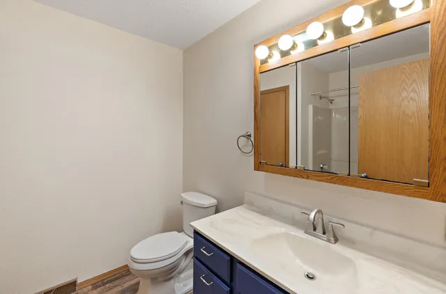 $325,000 | 402 25th Street Southwest, Rochester, MN 55902