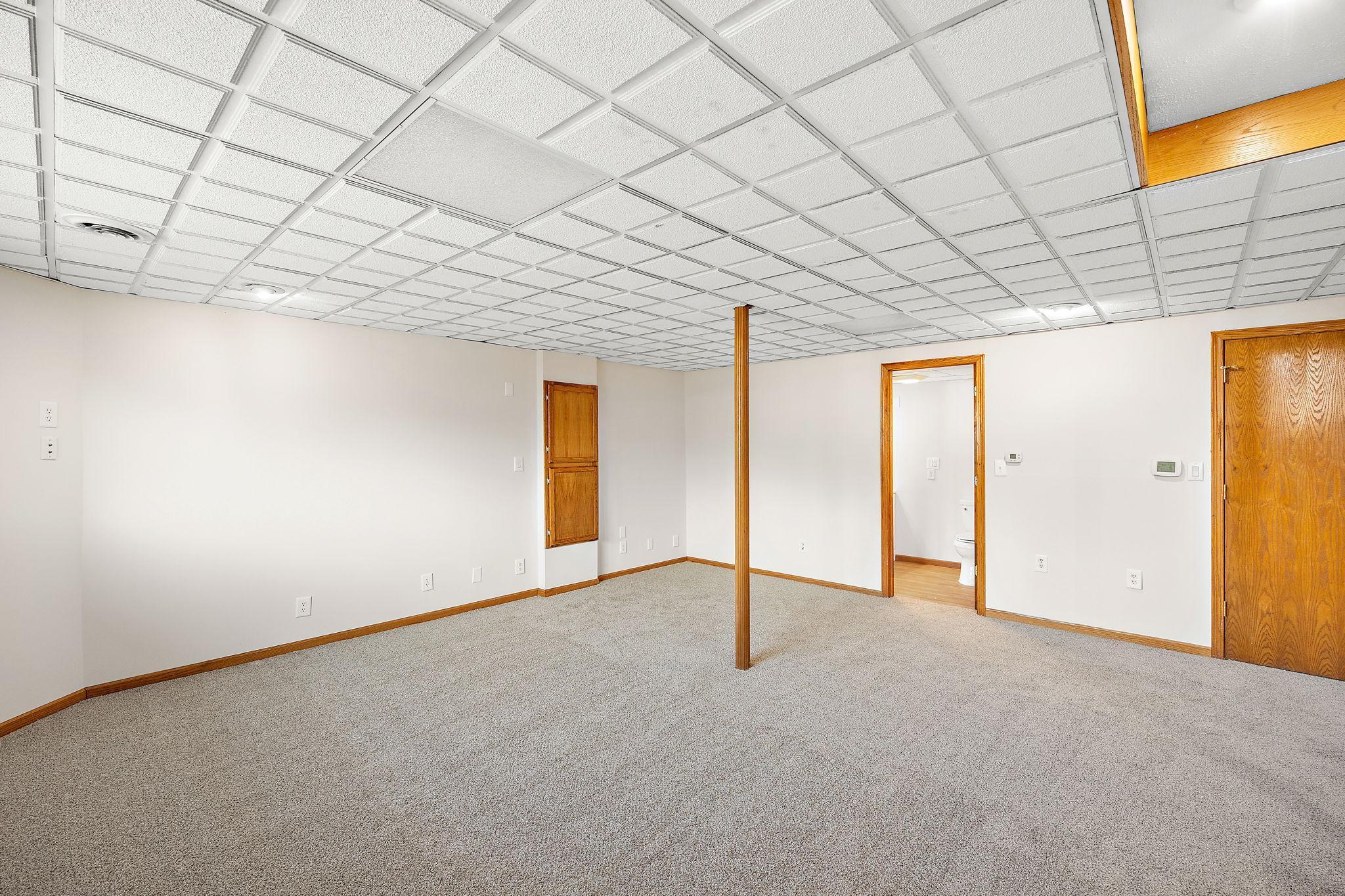 402 25th Street Southwest Rochester, MN 55902 - Photo 23 of 36