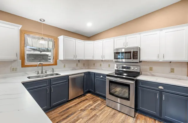 $325,000 | 402 25th Street Southwest, Rochester, MN 55902