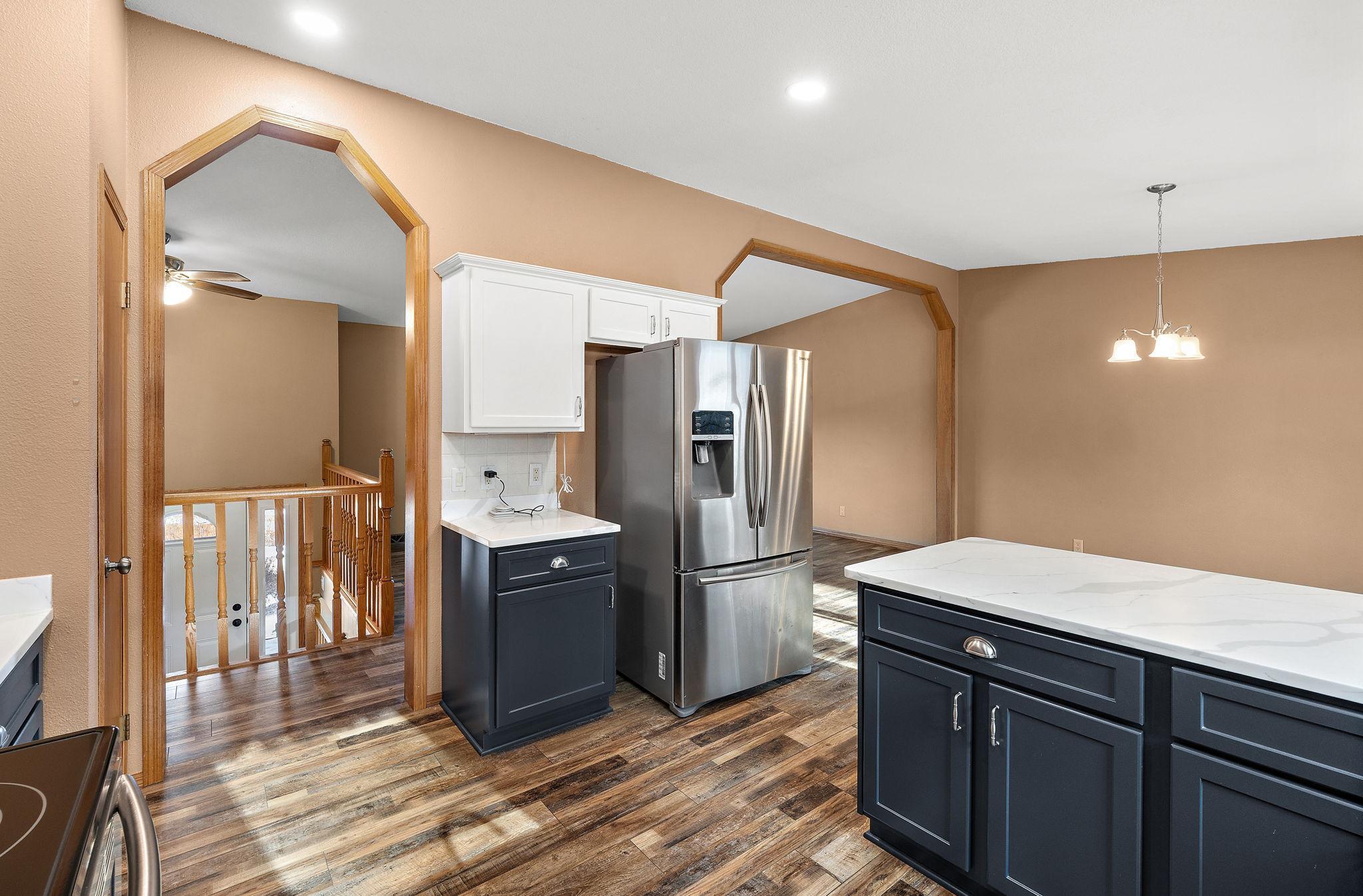 402 25th Street Southwest Rochester, MN 55902 - Photo 7 of 36