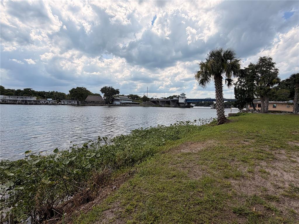1570 Riveredge Court Astor, FL 32102 - Photo 3 of 16