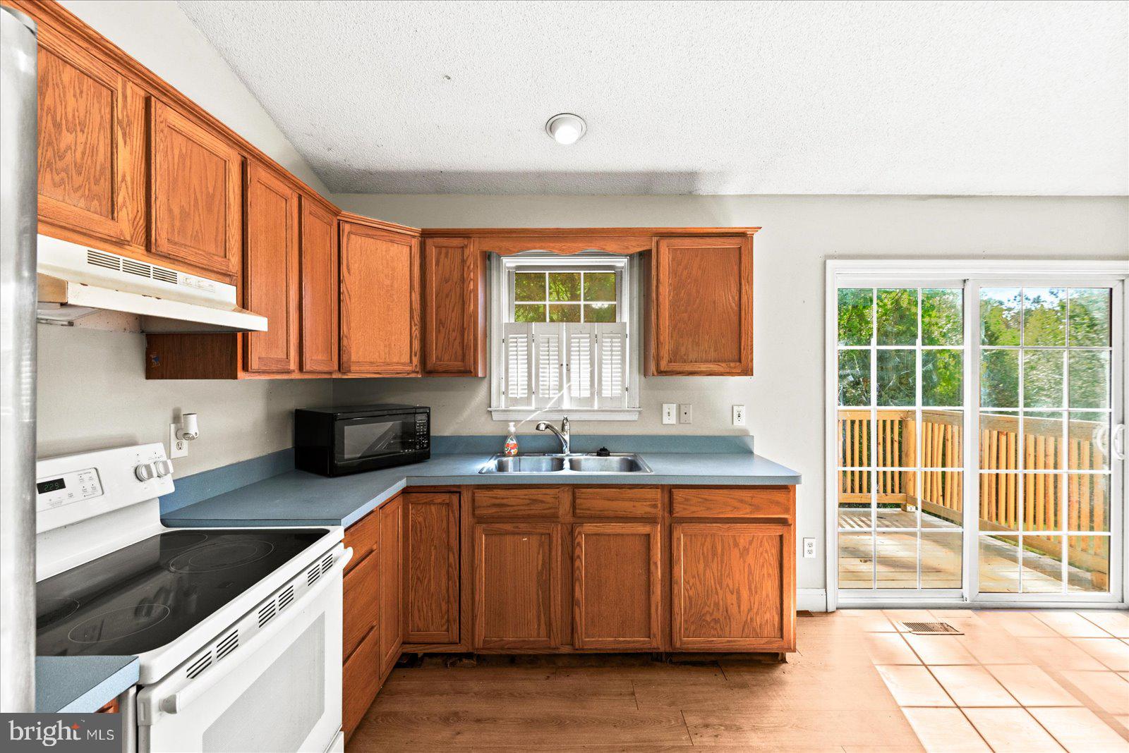 11024 Ladysmith Road Ruther Glen, VA 22546 - Photo 13 of 34 kitchen