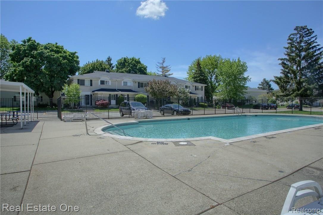 41727 Utica Road Sterling Heights, MI 48313 - Photo 21 of 21 Community_Pool.jpg