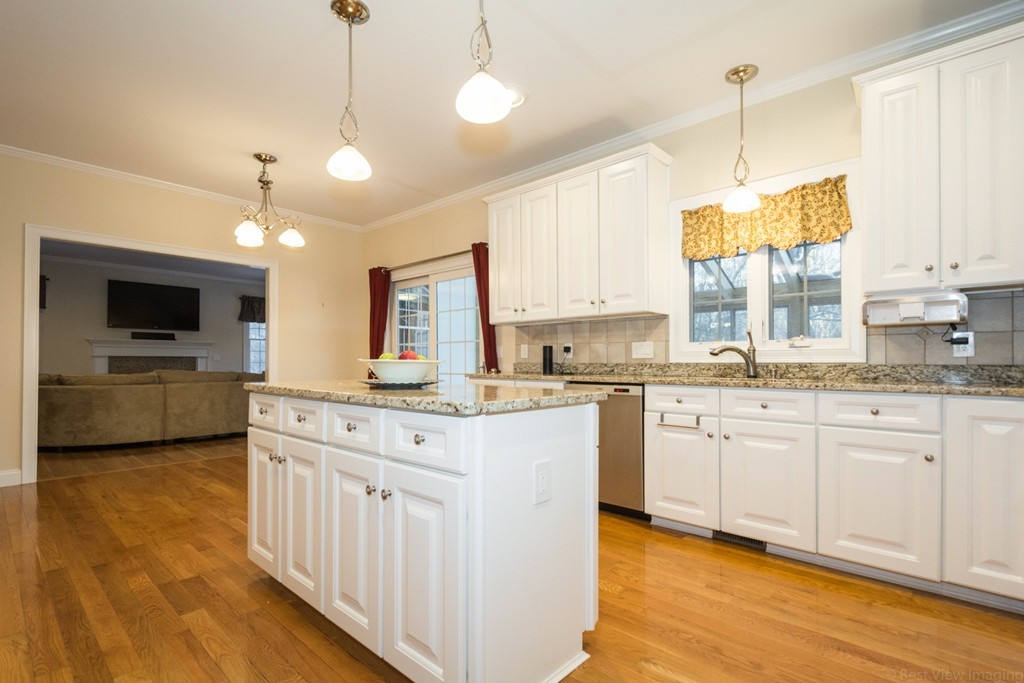 32 Maynard Road Sudbury, MA 01776 - Photo 5 of 26