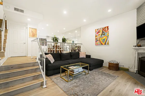 $799,999 | 4658 Don Lorenzo Drive, Unit E, Los Angeles, CA 90008