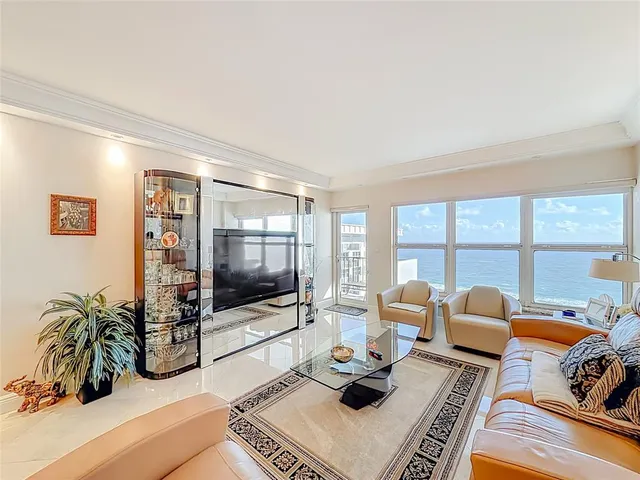 $878,000 | 405 North Ocean Boulevard, Unit 1918, Pompano Beach, FL 33062