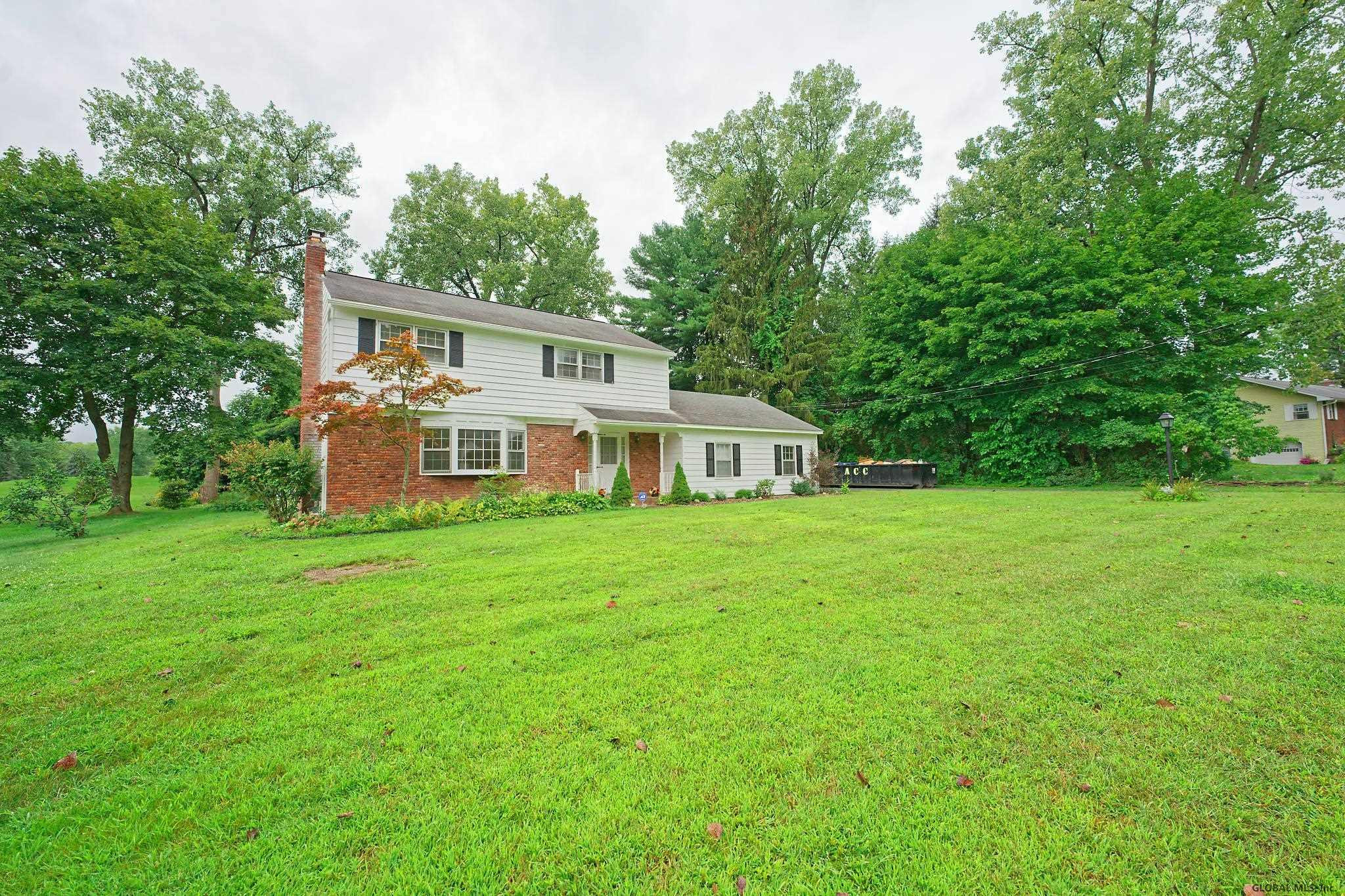 14 Vandenburg Lane Colonie, NY 12110 - Photo 2 of 38 Photo 2