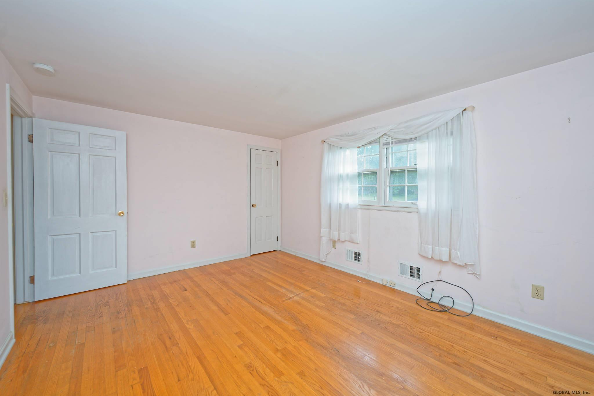 14 Vandenburg Lane Colonie, NY 12110 - Photo 21 of 38 Photo 21