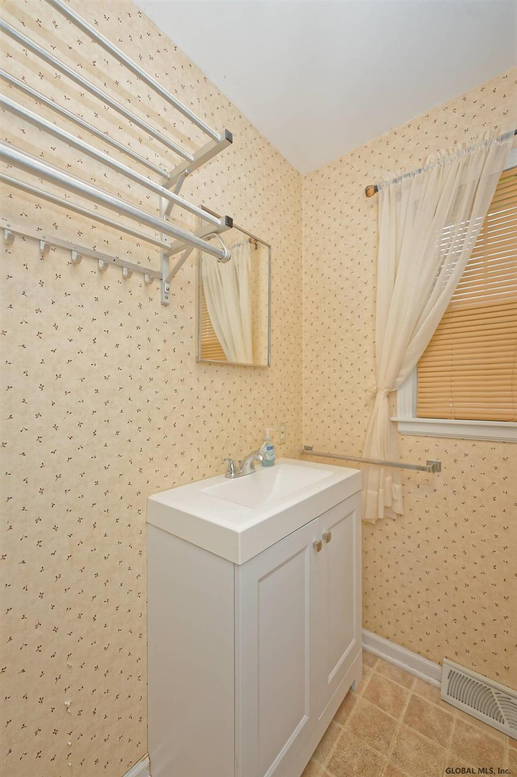 14 Vandenburg Lane Colonie, NY 12110 - Photo 28 of 38 Photo 28