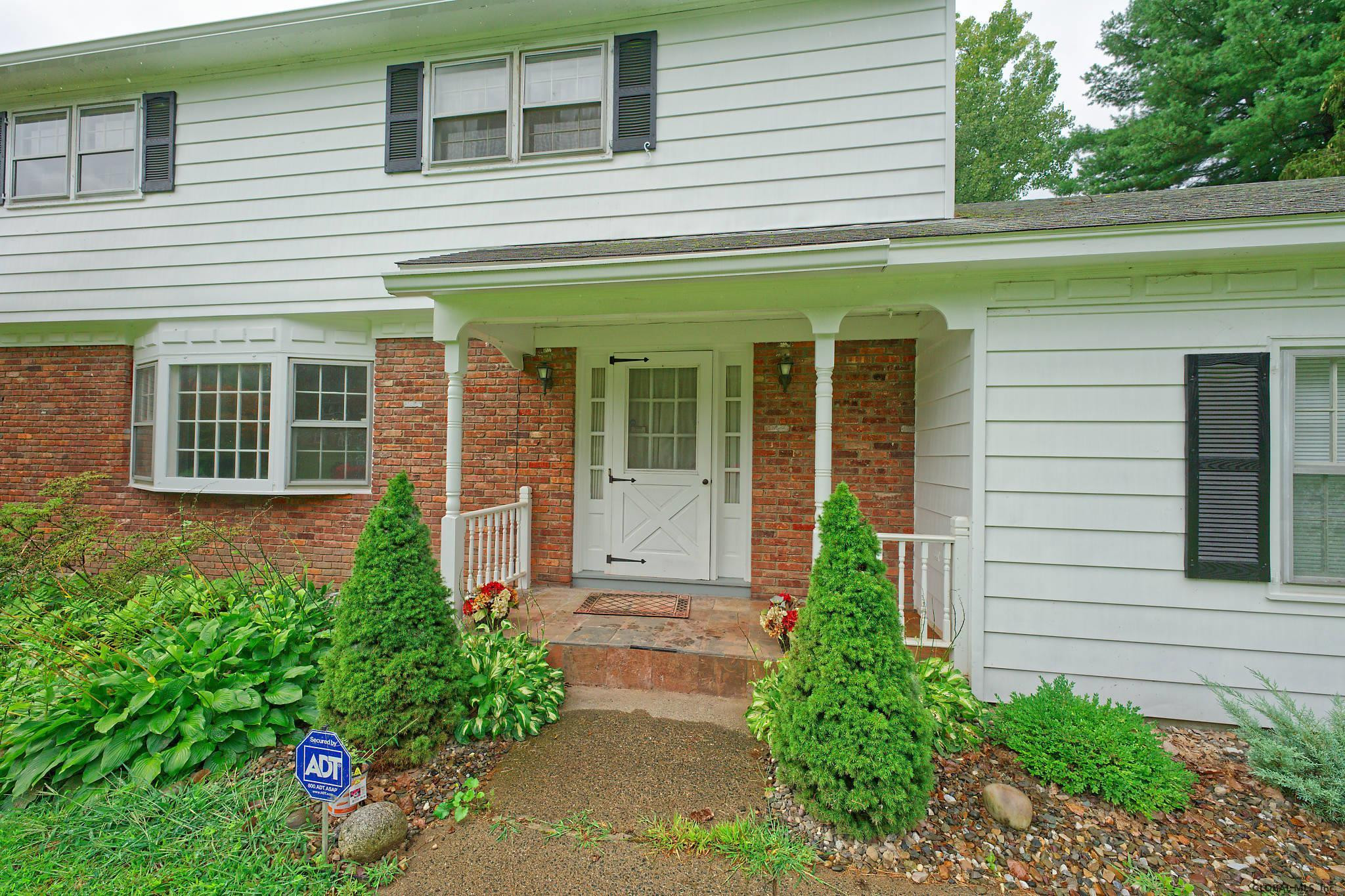 14 Vandenburg Lane Colonie, NY 12110 - Photo 4 of 38 Photo 4