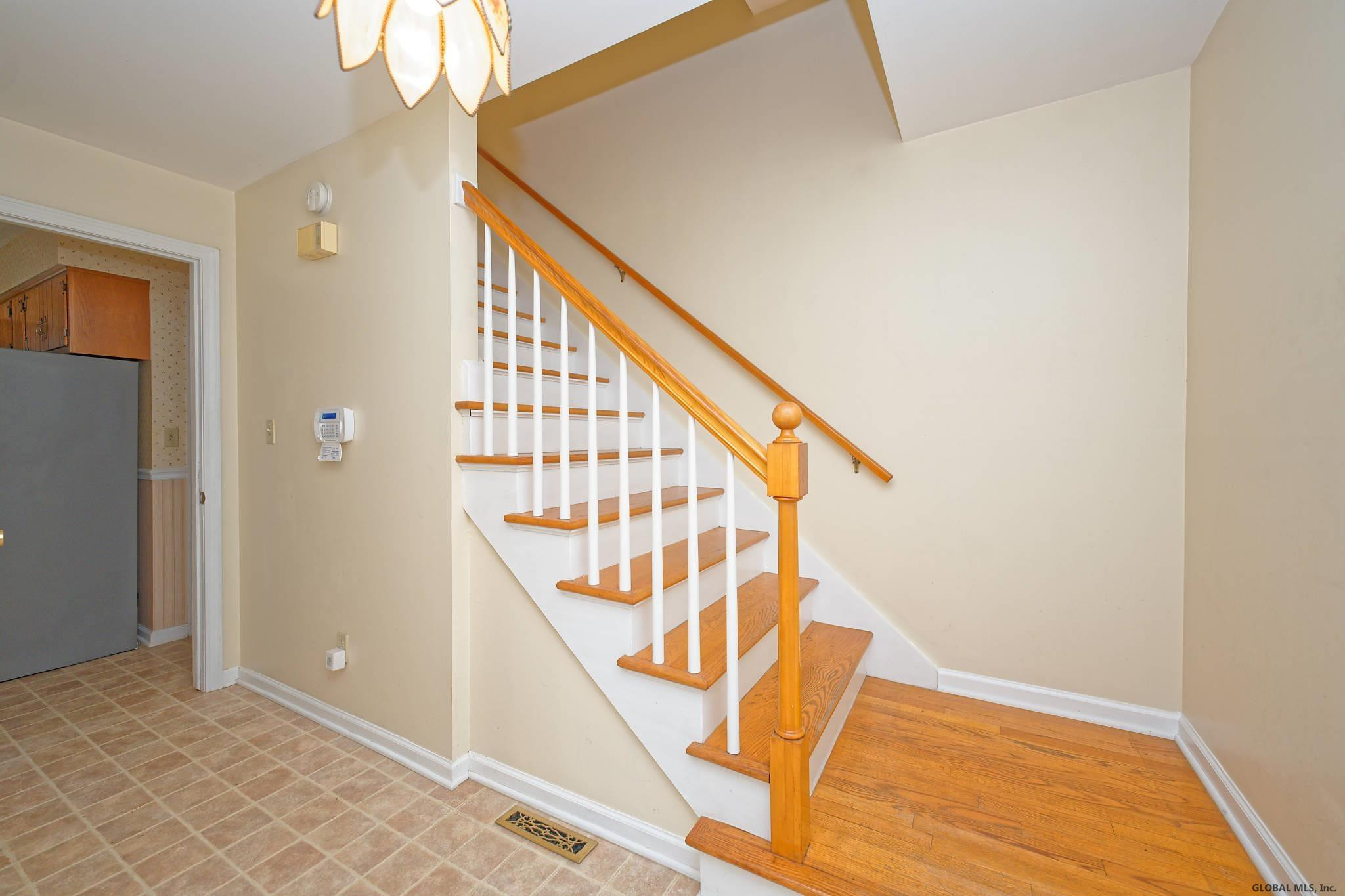 14 Vandenburg Lane Colonie, NY 12110 - Photo 5 of 38 Photo 5
