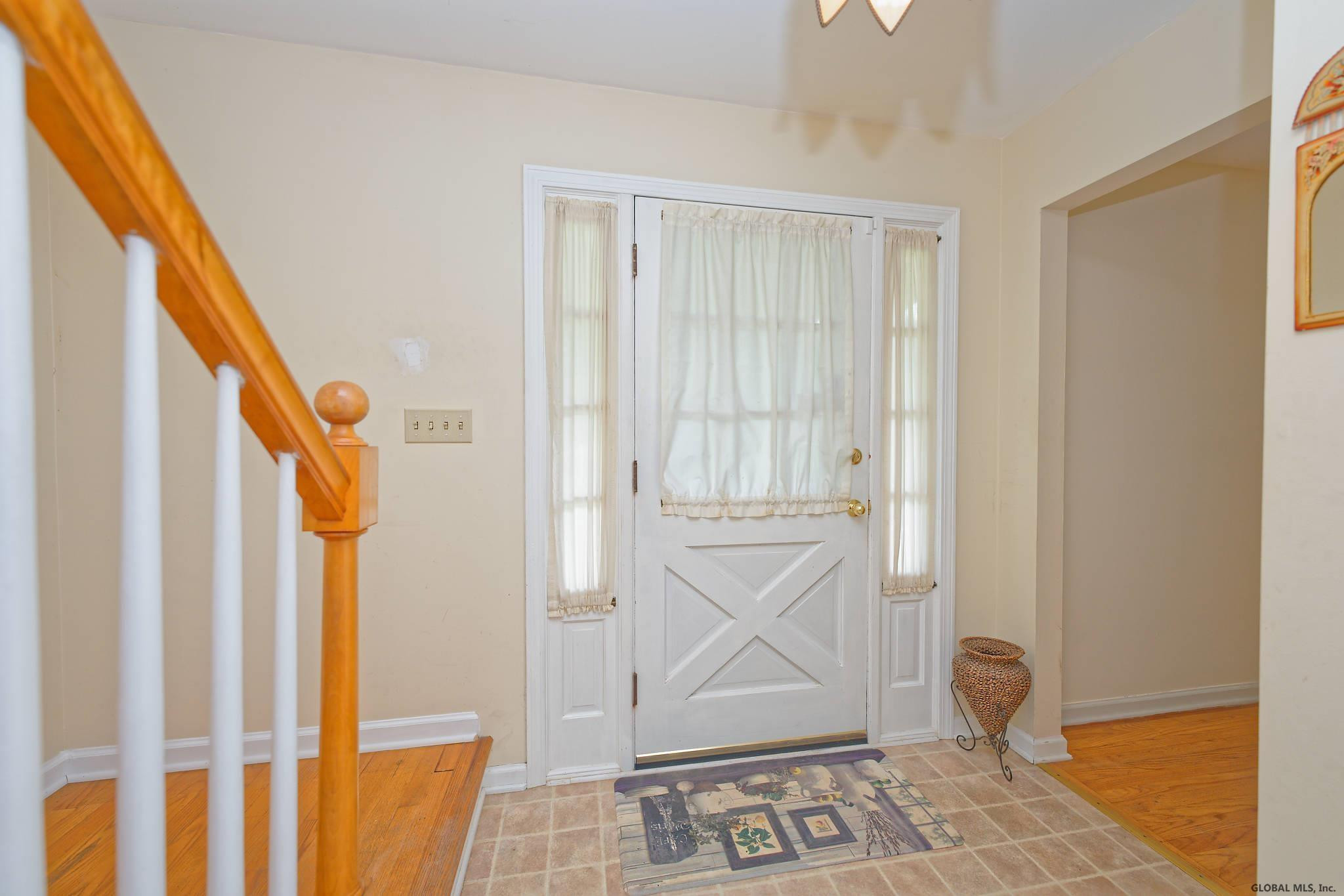 14 Vandenburg Lane Colonie, NY 12110 - Photo 6 of 38 Photo 6