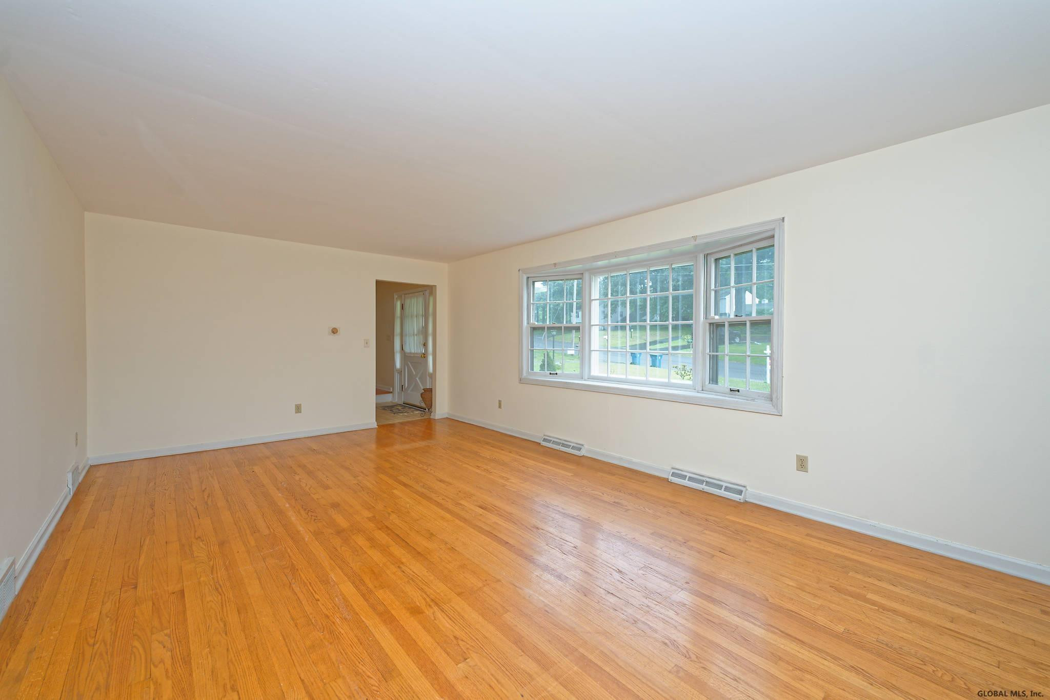 14 Vandenburg Lane Colonie, NY 12110 - Photo 7 of 38 Photo 7
