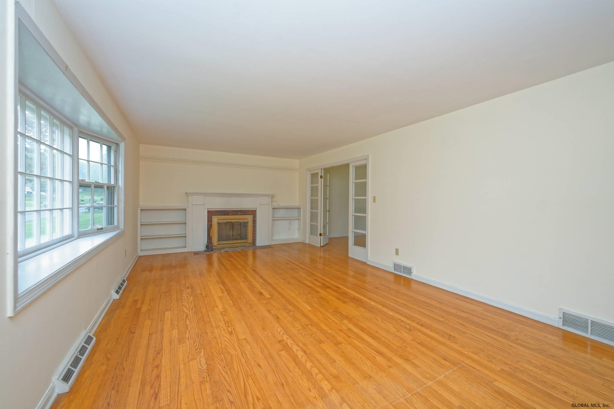 14 Vandenburg Lane Colonie, NY 12110 - Photo 8 of 38 Photo 8