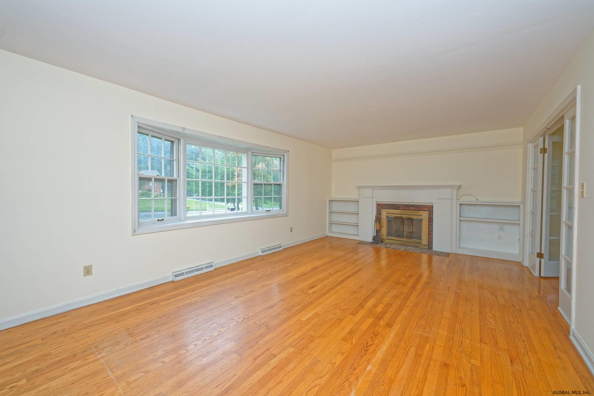 14 Vandenburg Lane Colonie, NY 12110 - Photo 9 of 38 Photo 9