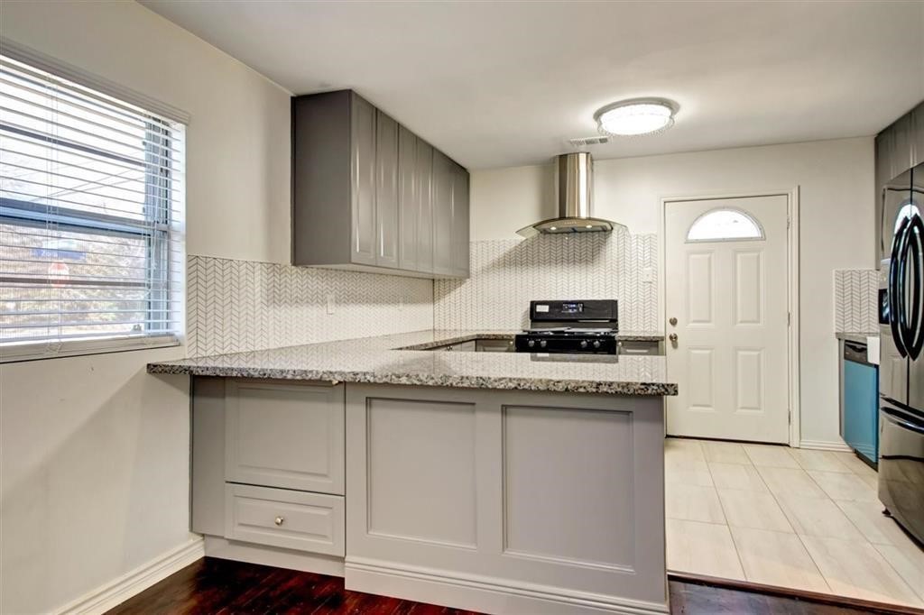1316 Zora Street Houston, TX 77055 - Photo 6 of 24