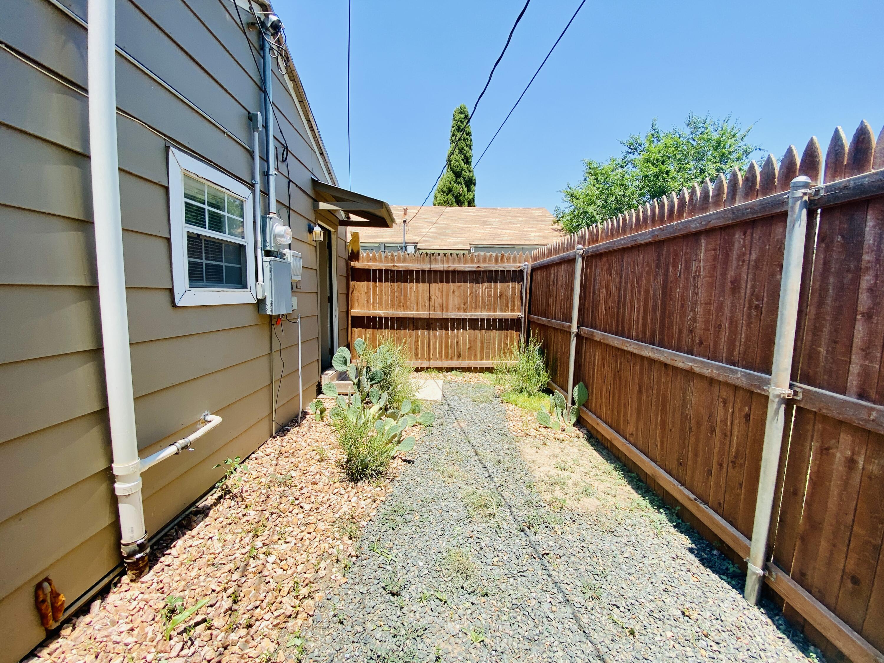 2623 26th Street Lubbock, TX 79410 - Photo 24 of 26 2633-26th-St_Lubbock-TX_Rear17