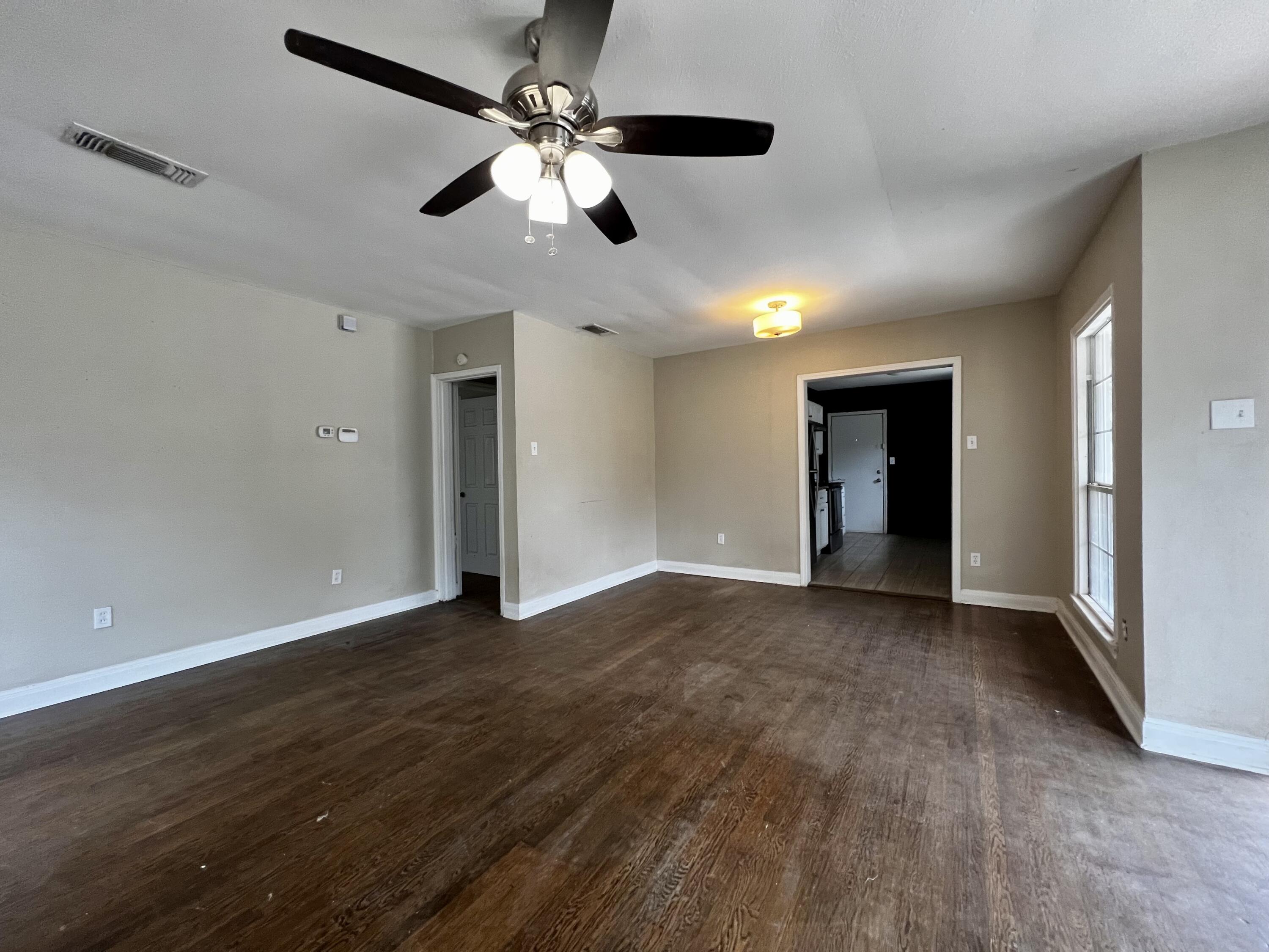 2623 26th Street Lubbock, TX 79410 - Photo 6 of 26 2633-26th-St_Lubbock-TX_Front3