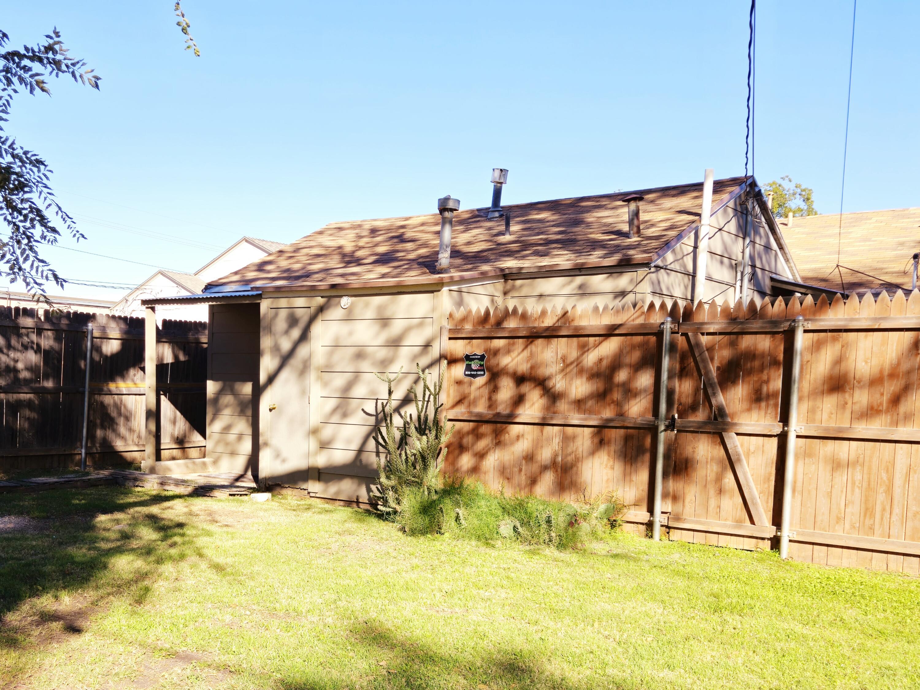 2623 26th Street Lubbock, TX 79410 - Photo 9 of 26 2633-26th-St_Lubbock-TX_Rear2