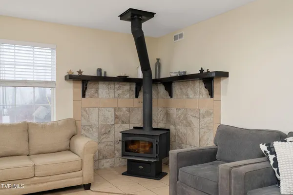 $249,999 | 7538 Snake Hollow Road, Sneedville, TN 37869