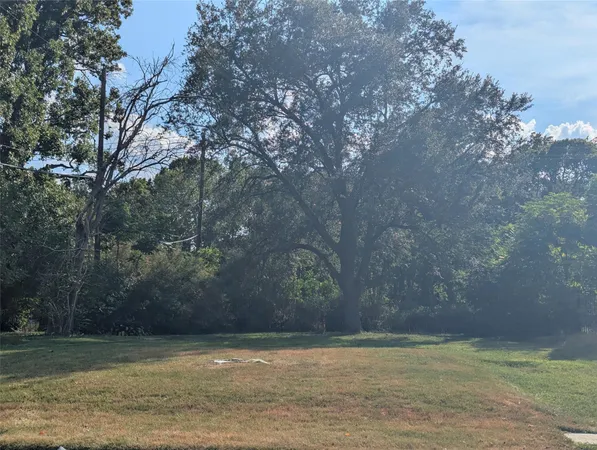 a view of a tennis court