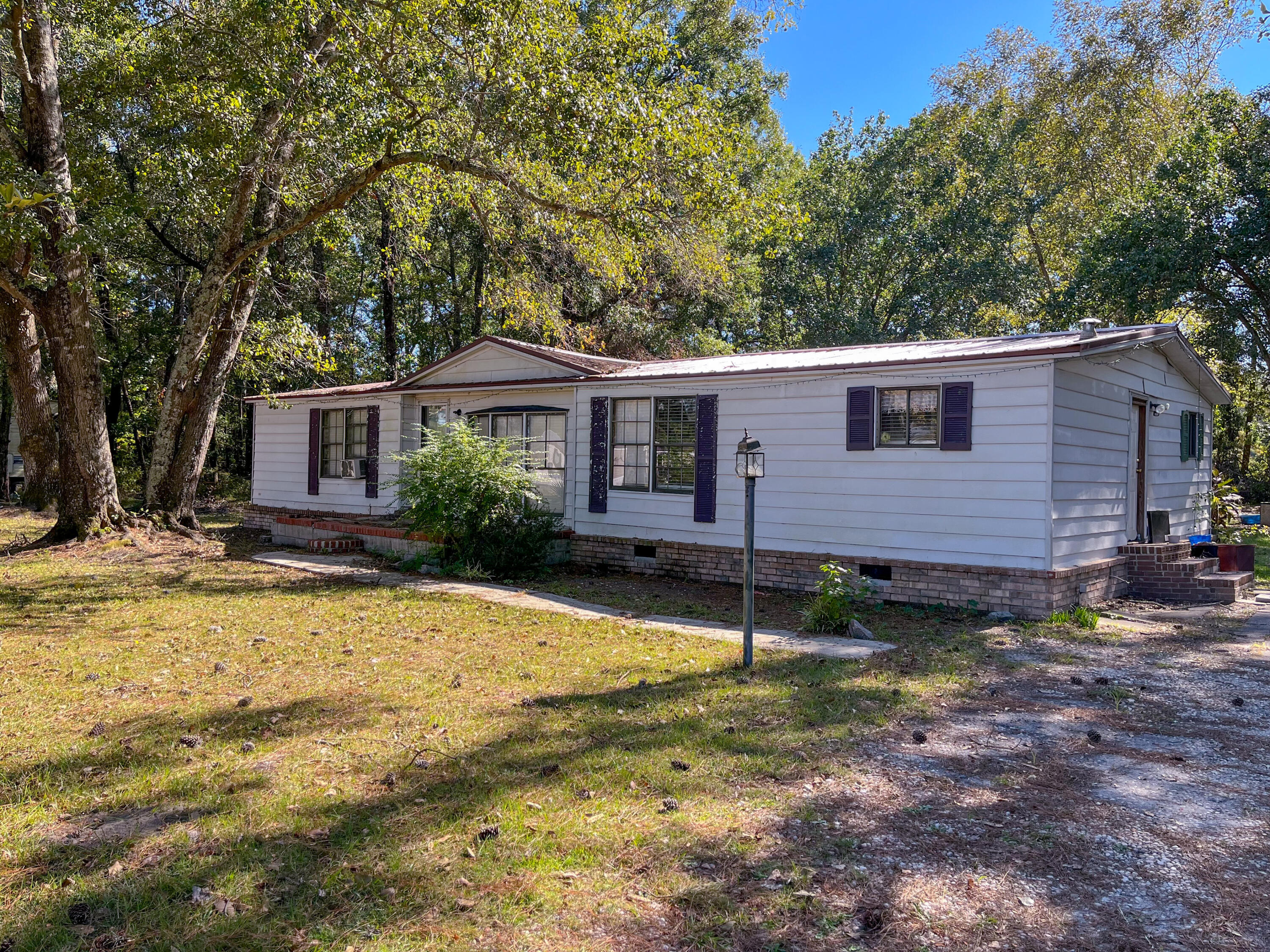 309 Maple Ridge Road Walterboro, SC 29488 - Photo 3 of 22 309 maple ridge4